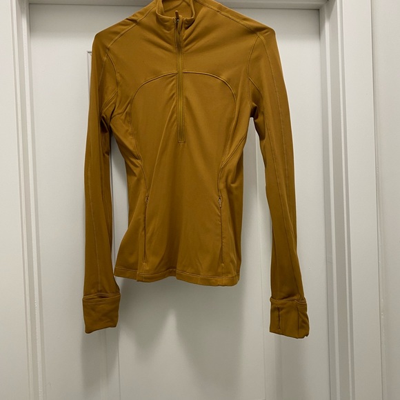 Lululemon Run briskly half zip top - Picture 4 of 6